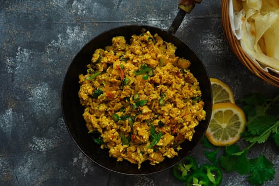 Scrambled Eggs/ Masala Egg Bhurji Served with Roti, Selective Focus